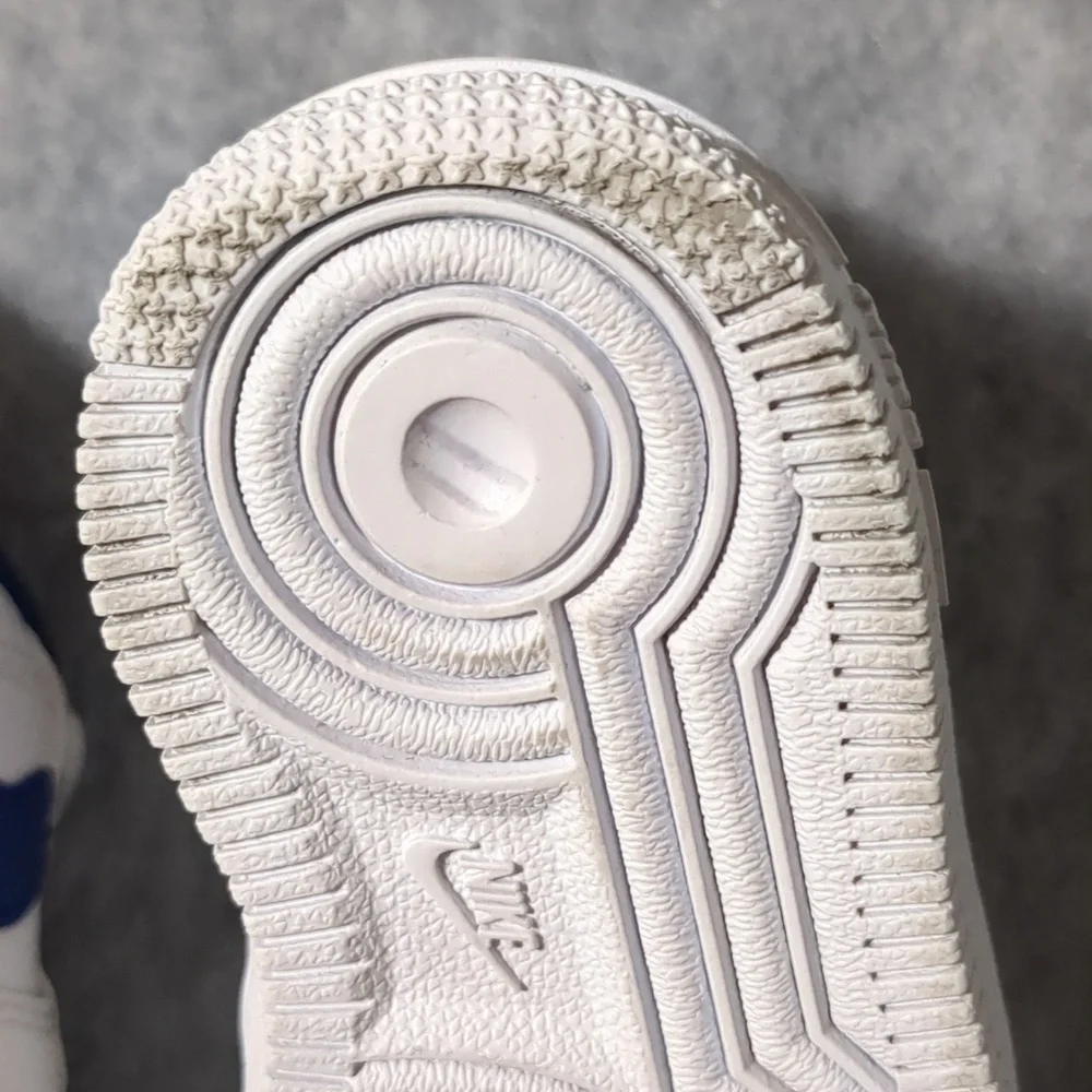 Nike Air Force 1 Toddler White Blue Low Sneakers Size 5c - Picture 7 of 8